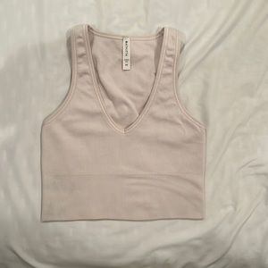 Athleta light pink vneck cropp tank top